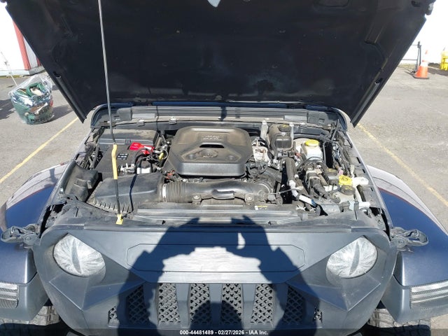 1C4HJXEN9KW688352 Jeep Wrangler Unlimited Sahara 4x4