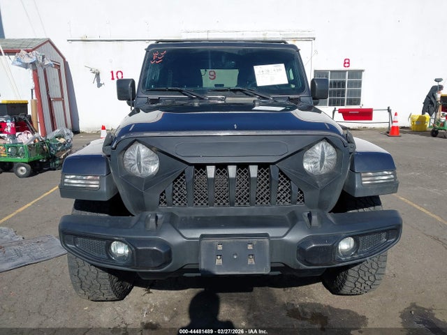 1C4HJXEN9KW688352 Jeep Wrangler Unlimited Sahara 4x4