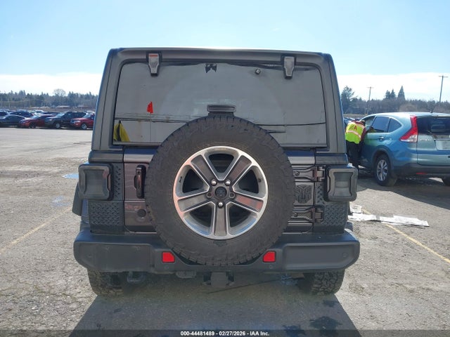 1C4HJXEN9KW688352 Jeep Wrangler Unlimited Sahara 4x4