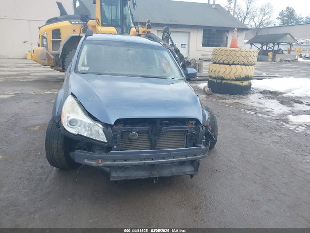 44481525 :رقم المزاد ، 4S4BRBCC5D3246817 vin ، 2013 Subaru Outback 2.5i Premium مزاد بيع