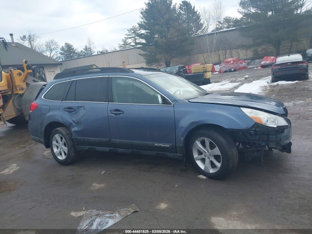 44481525 :رقم المزاد ، 4S4BRBCC5D3246817 vin ، 2013 Subaru Outback 2.5i Premium مزاد بيع