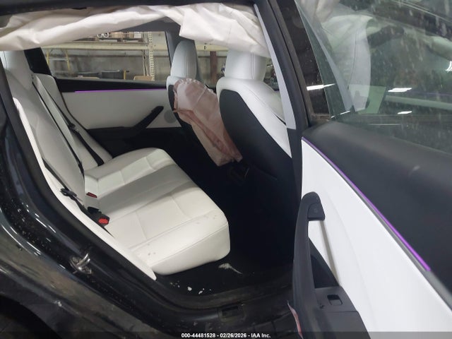 Продажа на аукционе авто 2025 Tesla Model 3 Long Range All-wheel Drive, vin: 5YJ3E1EB3SF879965, номер лота: 44481528