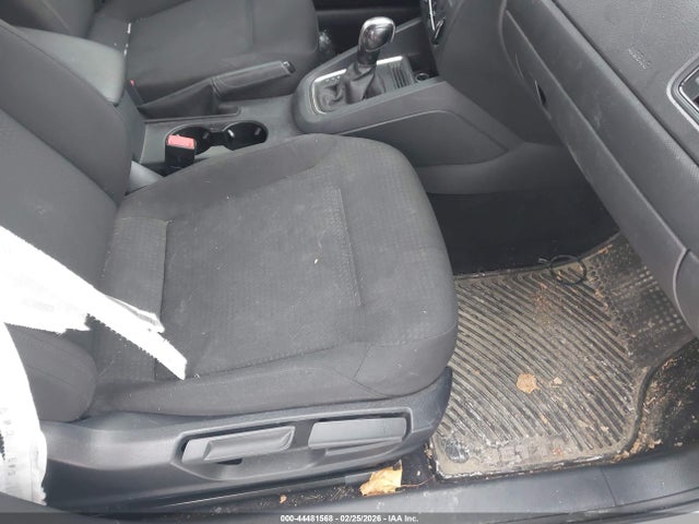 Продаж на аукціоні авто 2015 Volkswagen Jetta 2.0l S, vin: 3VW2K7AJ4FM271407, номер лоту: 44481568