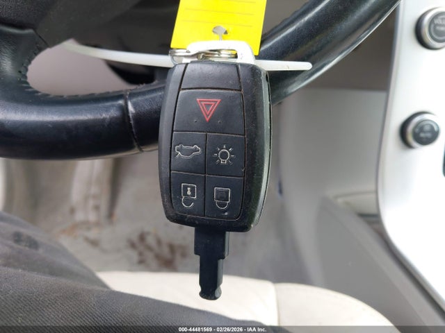 2011 Volvo C70 T5 მანქანა იყიდება აუქციონზე, vin: YV1672MC6BJ115361, აუქციონის ნომერი: 44481569