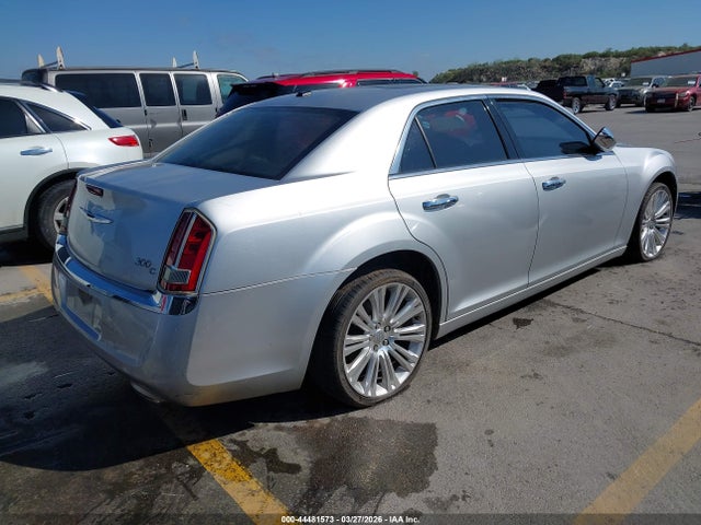 44481573 :رقم المزاد ، 2C3CA6CT2BH613873 vin ، 2011 Chrysler 300c مزاد بيع