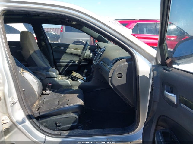 44481573 :رقم المزاد ، 2C3CA6CT2BH613873 vin ، 2011 Chrysler 300c مزاد بيع
