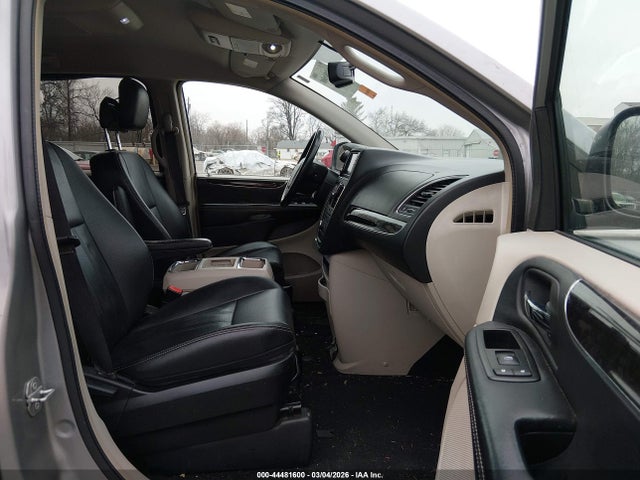 Продажа на аукционе авто 2015 Chrysler Town & Country Touring, vin: 2C4RC1BG3FR587565, номер лота: 44481600