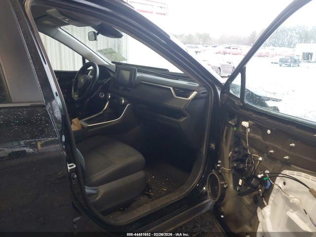 Toyota RAV4 LE 2019 2T3H1RFV0KW046322 Image 5