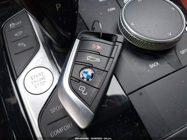 44481661 :رقم المزاد ، 5UX83DP00N9L00050 vin ، 2022 Bmw X3 M40i مزاد بيع