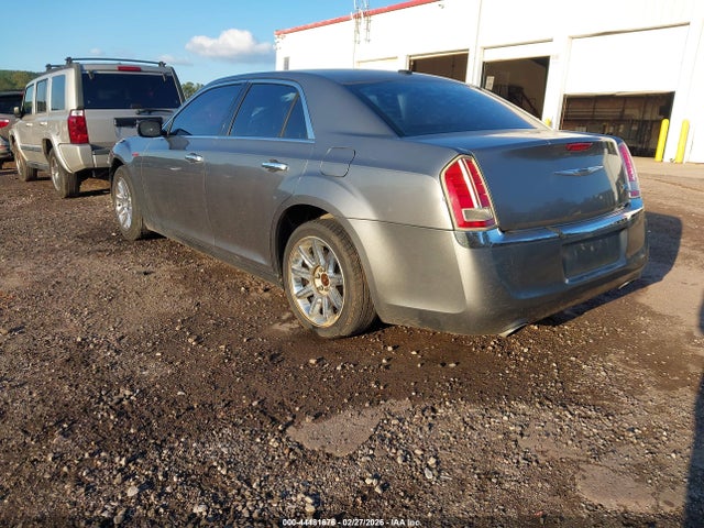 2011 CHRYSLER 300C 2C3CA6CT3BH592323 Photo 2