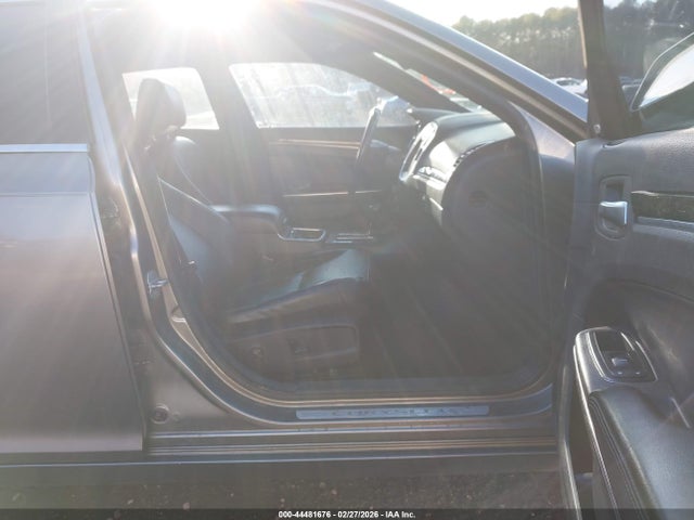 2011 CHRYSLER 300C 2C3CA6CT3BH592323 Photo 4