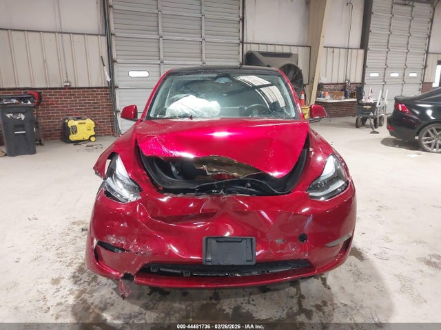 2024 Tesla Model Y Long Range Dual Motor All-wheel Drive მანქანა იყიდება აუქციონზე, vin: 7SAYGAEE4RF194302, აუქციონის ნომერი: 44481736