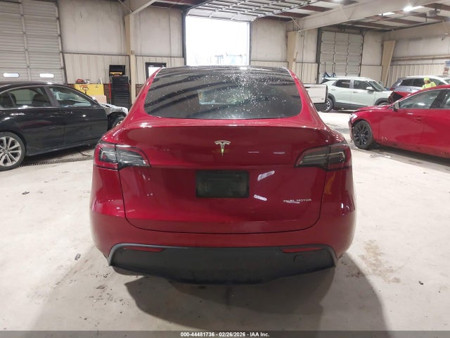 2024 Tesla Model Y Long Range Dual Motor All-wheel Drive მანქანა იყიდება აუქციონზე, vin: 7SAYGAEE4RF194302, აუქციონის ნომერი: 44481736
