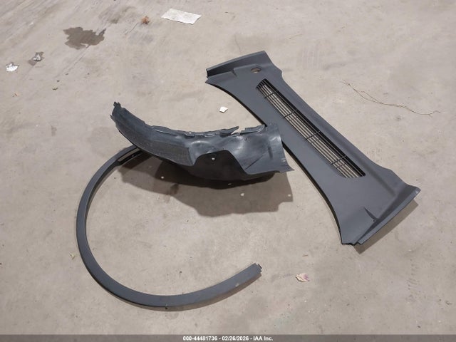 2024 Tesla Model Y Long Range Dual Motor All-wheel Drive მანქანა იყიდება აუქციონზე, vin: 7SAYGAEE4RF194302, აუქციონის ნომერი: 44481736