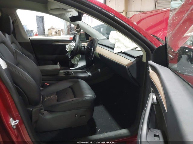 2024 Tesla Model Y Long Range Dual Motor All-wheel Drive მანქანა იყიდება აუქციონზე, vin: 7SAYGAEE4RF194302, აუქციონის ნომერი: 44481736