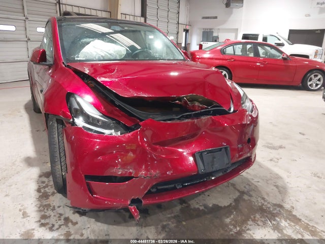 2024 Tesla Model Y Long Range Dual Motor All-wheel Drive მანქანა იყიდება აუქციონზე, vin: 7SAYGAEE4RF194302, აუქციონის ნომერი: 44481736