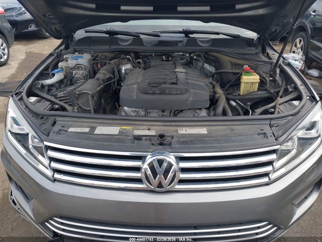 2017 VOLKSWAGEN TOUAREG WVGRF7BP2HD000879 Photo 9