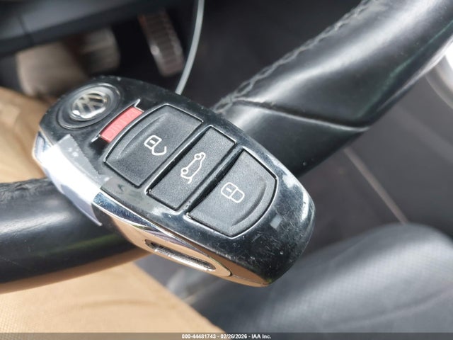 2017 VOLKSWAGEN TOUAREG WVGRF7BP2HD000879 Photo 10