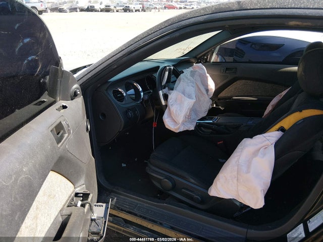 44481789 :رقم المزاد ، 1ZVBP8AM7D5251561 vin ، 2013 Ford Mustang V6 مزاد بيع