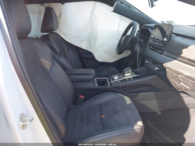 2023 MITSUBISHI OUTLANDER JA4J4UA85PZ040997 Photo 4