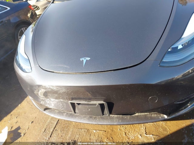 2025 Tesla Model Y Long Range Single Motor Rear-wheel Drive მანქანა იყიდება აუქციონზე, vin: 7SAYGDED6SF318987, აუქციონის ნომერი: 44481914