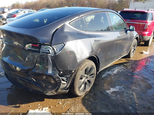 2025 Tesla Model Y Long Range Single Motor Rear-wheel Drive მანქანა იყიდება აუქციონზე, vin: 7SAYGDED6SF318987, აუქციონის ნომერი: 44481914