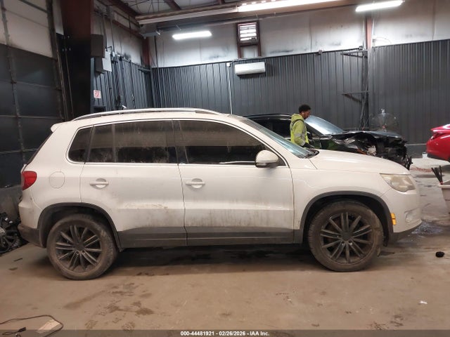 Продажа на аукционе авто 2011 Volkswagen Tiguan Se, vin: WVGBV7AX0BW513369, номер лота: 44481921