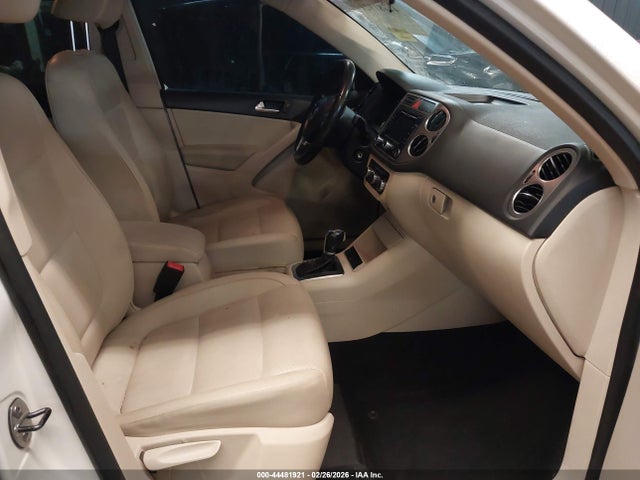Продажа на аукционе авто 2011 Volkswagen Tiguan Se, vin: WVGBV7AX0BW513369, номер лота: 44481921