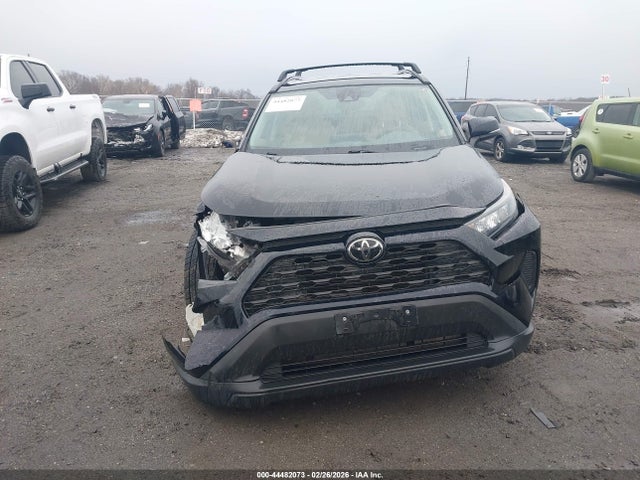 44482073 :رقم المزاد ، 2T3G1RFV7LW090881 vin ، 2020 Toyota Rav4 Le مزاد بيع