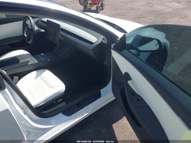 2024 TESLA MODEL 3 5YJ3E1EA1RF794589 Photo 4