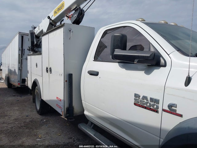 44482122 :رقم المزاد ، 3C7WRNBL6EG242351 vin ، 2014 Ram 5500 Chassis Tradesman/slt مزاد بيع