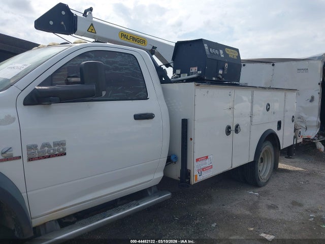 44482122 :رقم المزاد ، 3C7WRNBL6EG242351 vin ، 2014 Ram 5500 Chassis Tradesman/slt مزاد بيع