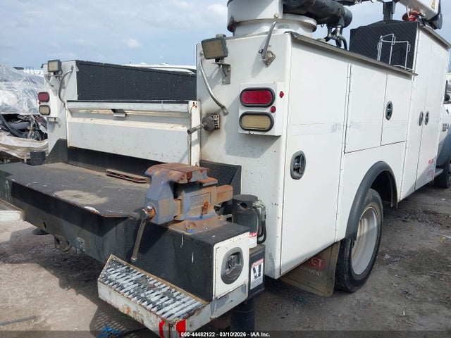 44482122 :رقم المزاد ، 3C7WRNBL6EG242351 vin ، 2014 Ram 5500 Chassis Tradesman/slt مزاد بيع