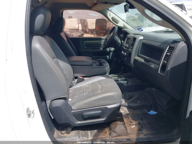 44482122 :رقم المزاد ، 3C7WRNBL6EG242351 vin ، 2014 Ram 5500 Chassis Tradesman/slt مزاد بيع