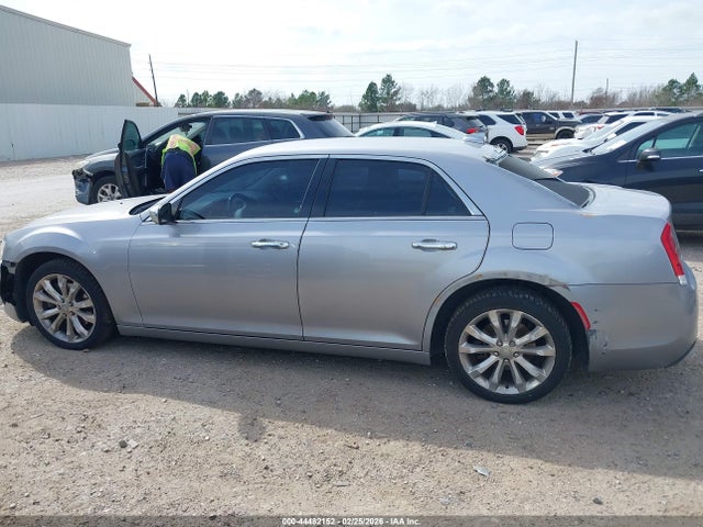 Продаж на аукціоні авто 2018 Chrysler 300 Limited Awd, vin: 2C3CCAKG0JH240915, номер лоту: 44482152