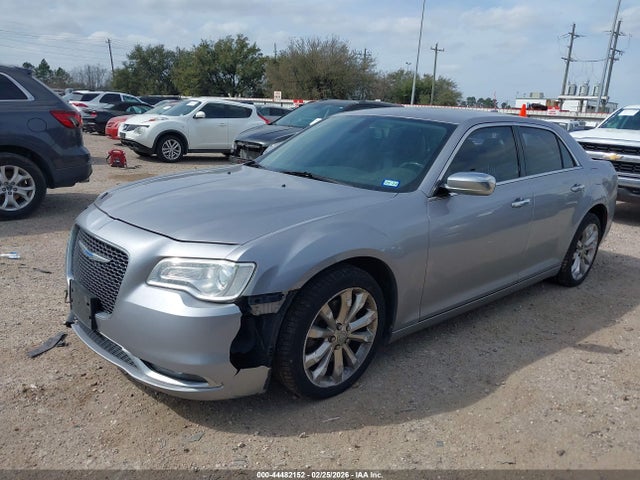 2018 CHRYSLER 300 2C3CCAKG0JH240915 Photo 1