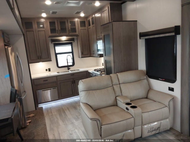 4X4FCRR31NS230056 Forest River Cedar Cree