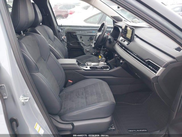 2025 MITSUBISHI OUTLANDER JA4J4VA84SZ027012 Photo 4