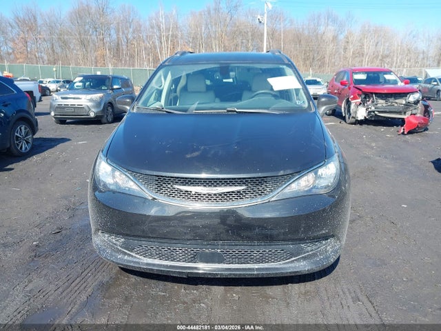 2021 Chrysler Voyager Lxi მანქანა იყიდება აუქციონზე, vin: 2C4RC1DG2MR525746, აუქციონის ნომერი: 44482181