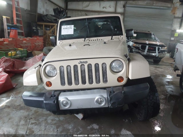 44482196 :رقم المزاد ، 1J4BA5H1XBL624822 vin ، 2011 Jeep Wrangler Unlimited Sahara مزاد بيع
