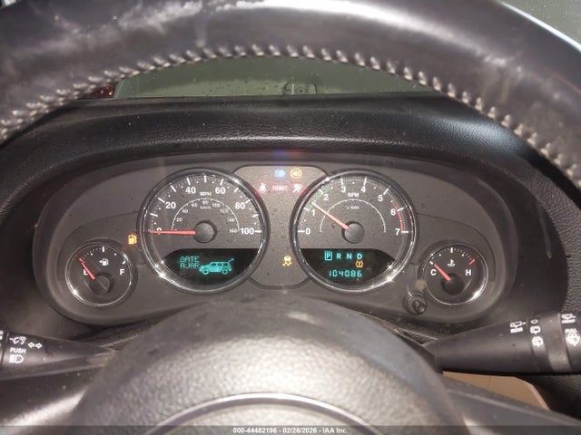 44482196 :رقم المزاد ، 1J4BA5H1XBL624822 vin ، 2011 Jeep Wrangler Unlimited Sahara مزاد بيع