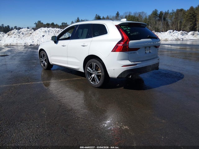 2018 VOLVO XC60 YV4A22RKXJ1046667 Photo 2