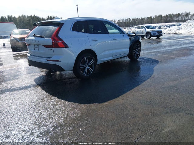 2018 VOLVO XC60 YV4A22RKXJ1046667 Photo 3