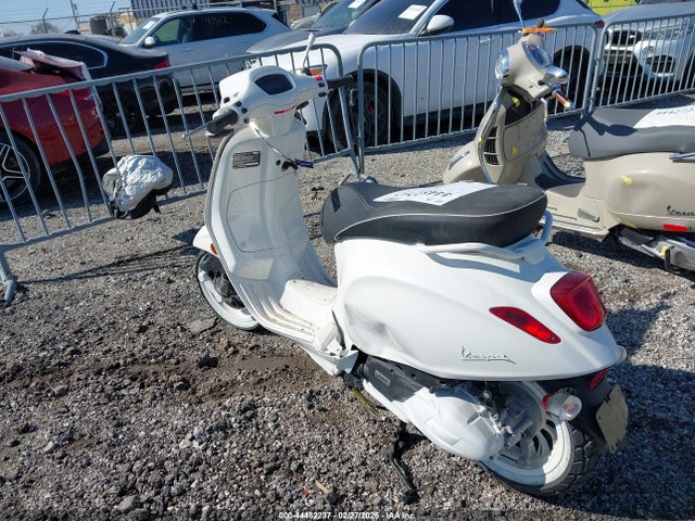 ZAPM818G1P5803672 Vespa Primavera/sprint 150