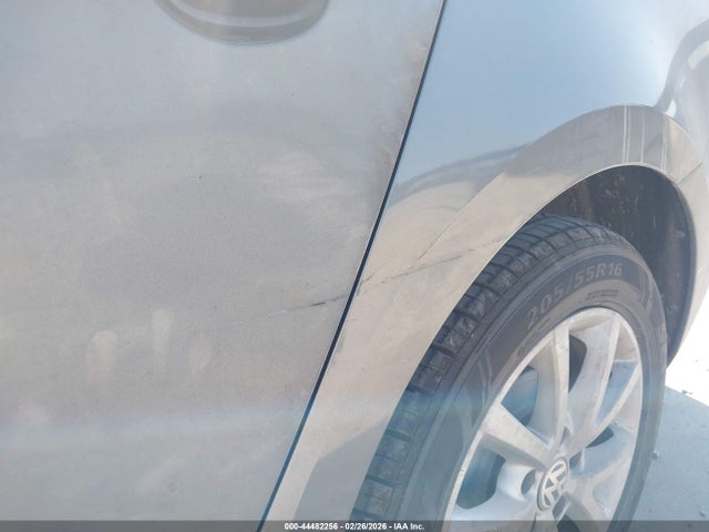 2011 Volkswagen Jetta 2.5l Se მანქანა იყიდება აუქციონზე, vin: 3VWDX7AJ4BM379322, აუქციონის ნომერი: 44482256