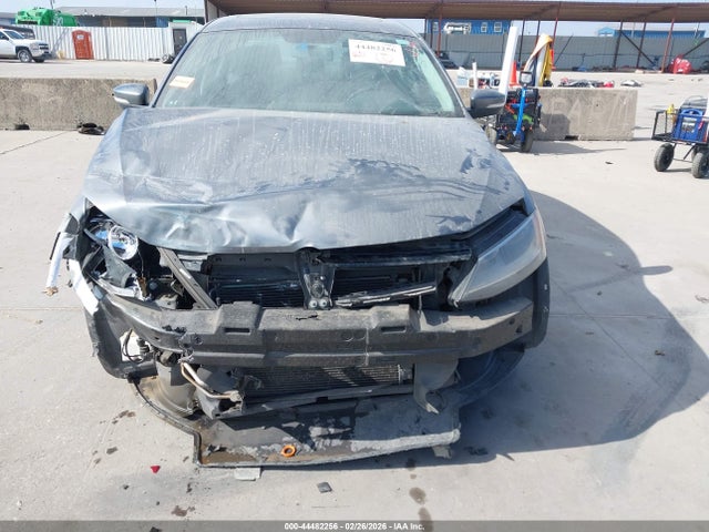 2011 Volkswagen Jetta 2.5l Se მანქანა იყიდება აუქციონზე, vin: 3VWDX7AJ4BM379322, აუქციონის ნომერი: 44482256