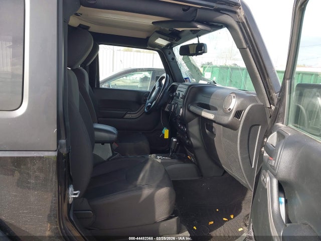 2017 JEEP WRANGLER 1C4AJWAG8HL632092 Photo 4