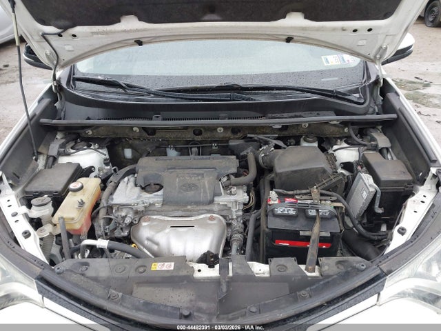 JTMRFREV3JJ747120 Toyota Rav4 Xle