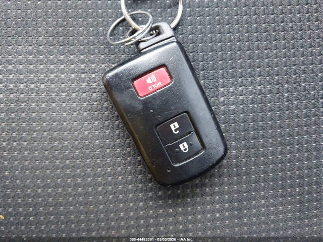 JTMRFREV3JJ747120 Toyota Rav4 Xle