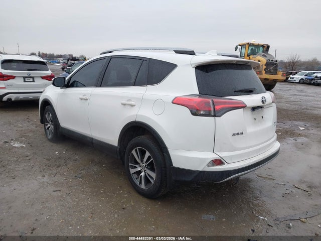 JTMRFREV3JJ747120 Toyota Rav4 Xle